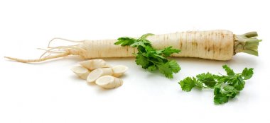 İzole maydanoz kökü