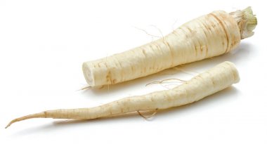 İzole maydanoz kökü