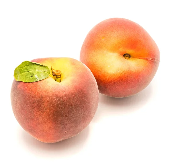 Персик (персика) ізольовані — стокове фото