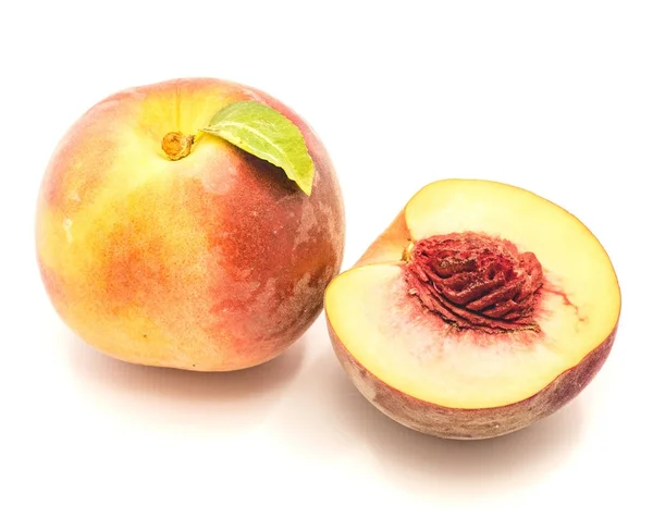 Melocotón (persica) aislado —  Fotos de Stock