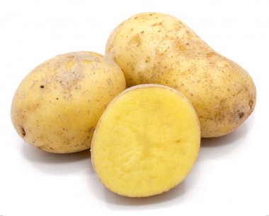 Patates beyazda izole edilmiş.