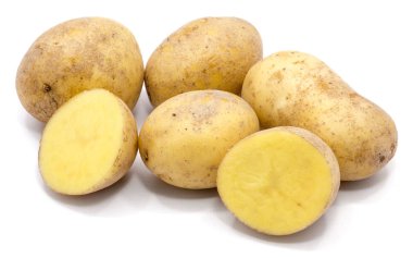 Patates beyazda izole edilmiş.
