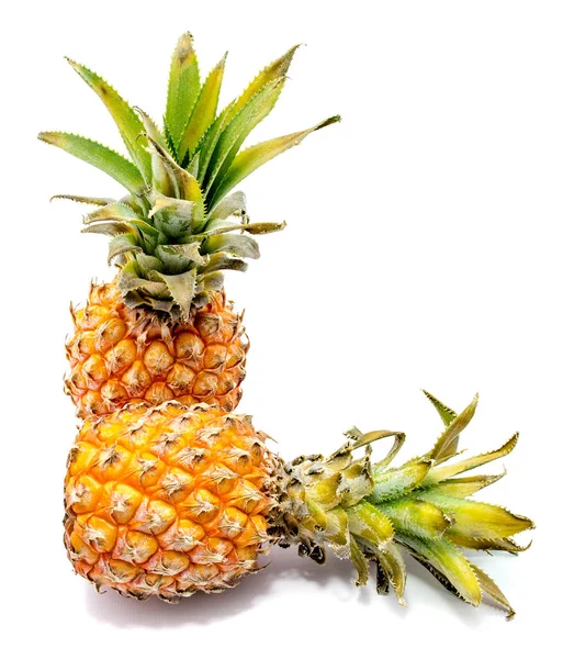 Ananas (ananas) na białym tle — Zdjęcie stockowe