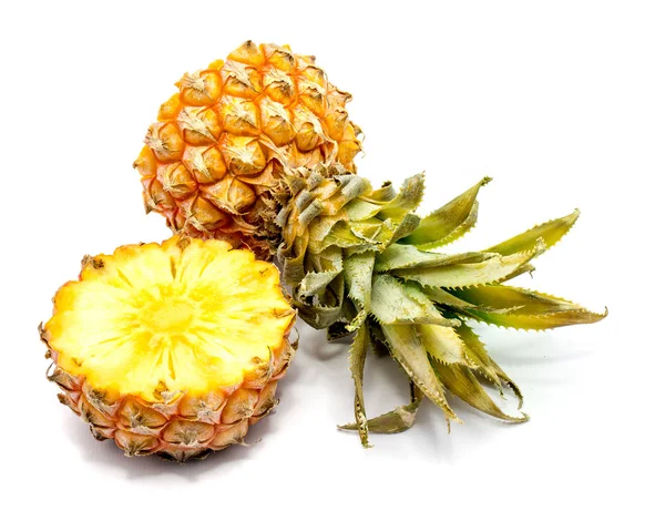 Abacaxi (ananas) isolado — Fotografia de Stock