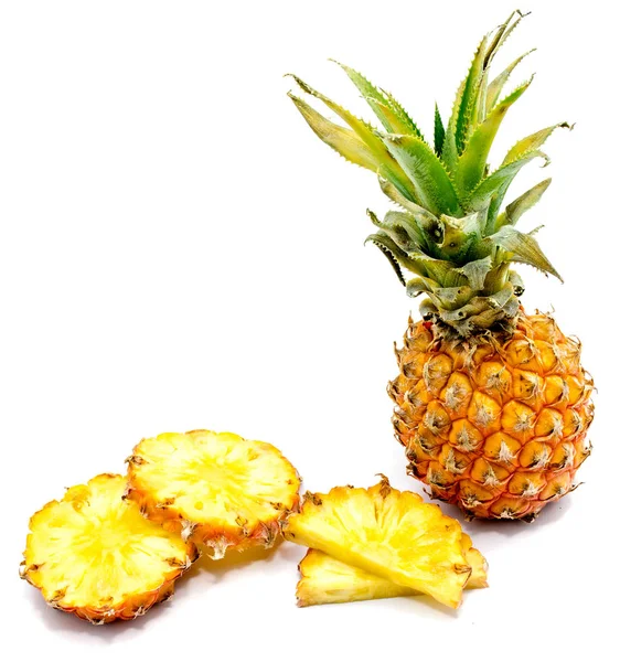 Abacaxi (ananas) isolado — Fotografia de Stock