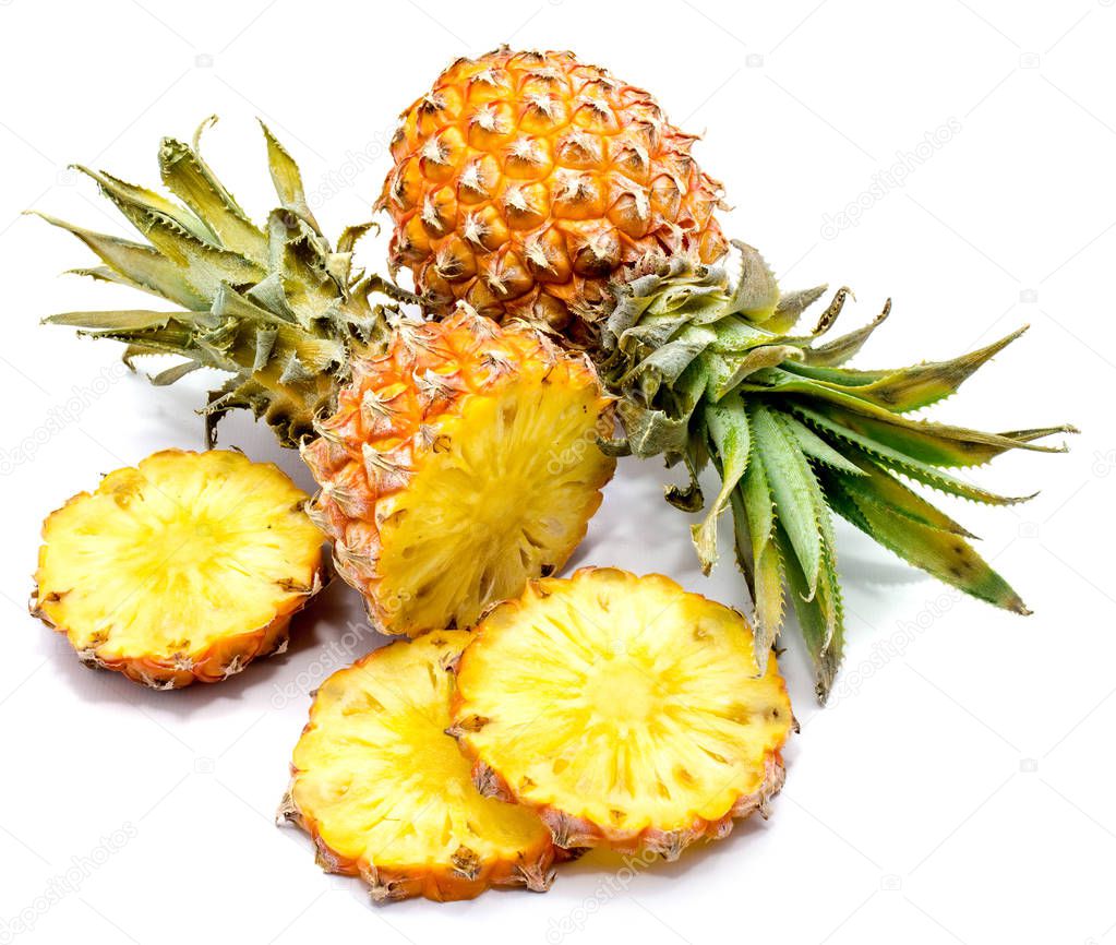 Pineapple (ananas) isolated
