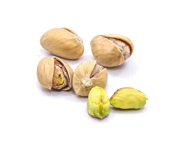 Nueces de pistacho aisladas —  Fotos de Stock