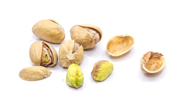 Nueces de pistacho aisladas —  Fotos de Stock