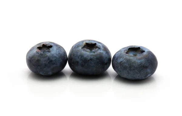 İzole yaban mersini (bataklık bilberry) — Stok fotoğraf