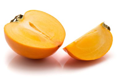 Trabzon hurması beyaz arka plan üzerinde izole Kaki dilimlenmiş yarım bir dilim quarte