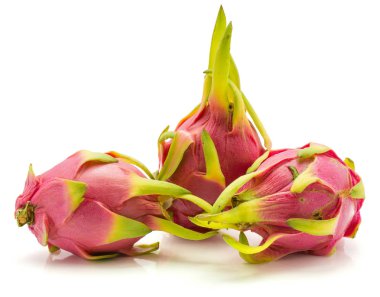 Dragon meyve (Pitaya, Pitahaya) beyaz zemin üzerine üç whol izole.