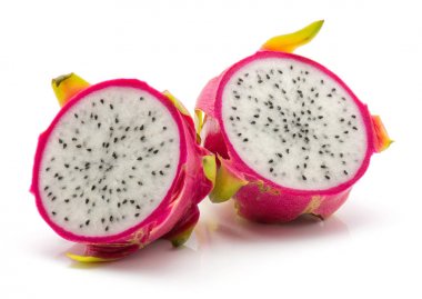Dragon meyve (Pitaya, Pitahaya) çapraz bölüm beyaz zemin üzerine iki izole yarıya