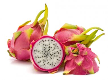 Dragon meyve (Pitaya, Pitahaya) beyaz arka plan üzerinde iki bütün bir hal izole.