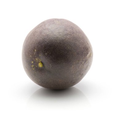 Bir tutku meyve üzerinde beyaz adam izole