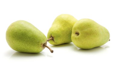 Üç yeşil armut izole üzerinde beyaz adam yığını