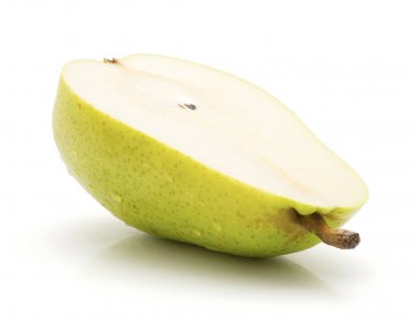 Yarısı beyaz adam izole bir yeşil armut