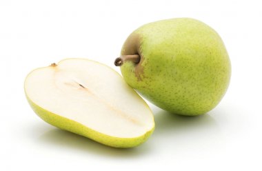 Yeşil armut beyaz arka plan üzerinde bir bütün bir hal izole.