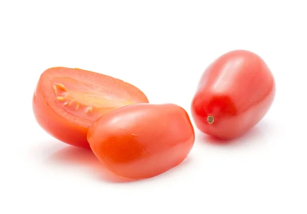 Tomate Cherry Rodajas Bobulienka Todo Aislado Sobre Fondo Blanco — Foto de Stock