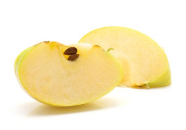 Elma (Smeralda çeşitli) iki dilim beyaz adam izole