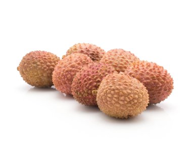 Beyaz arka plan basık olgun pembe taze berrie üzerinde izole lychee