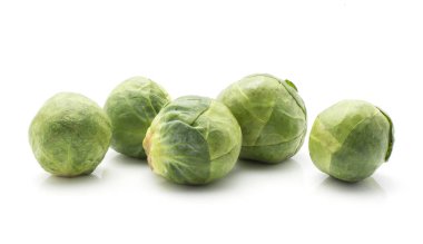 Beyaz adam izole ham beş tane Brüksel lahanası