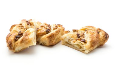 Pekan somun ve reçel insid ile üç parça beyaz arka plan üzerinde twist ekmek izole