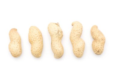 Üstten Görünüm beyaz arka plan üzerinde beş ra izole unshelled fıstık desen