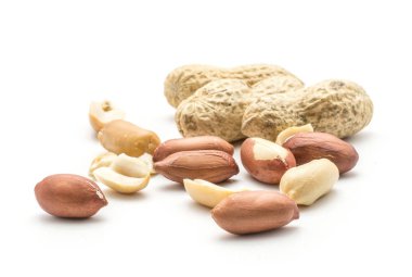 Beyaz adam izole fıstık yığını (unshelled, kabuklu, kırık, yarıya, Bütün)