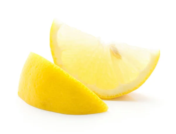 Dva Plátky Citronu Osivem Izolovaných Bílém Poza — Stock fotografie