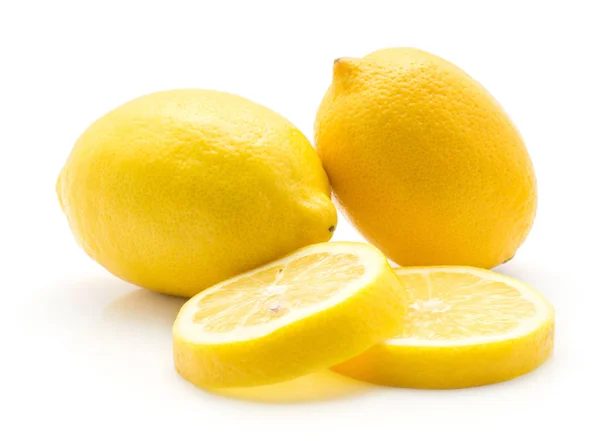 Dvě Žlutá Citrony Dvěma Plátky Kroužky Izolovaných Bílém Poza — Stock fotografie