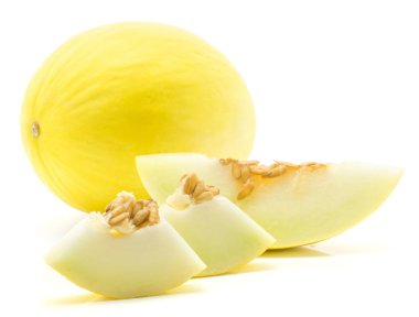 Bir sarı honeydew kavun bir dilim ve iki adet beyaz adam izole