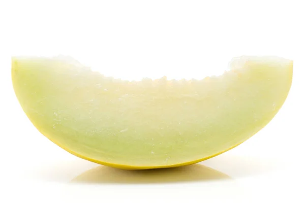 Une Tranche Melon Miellat Jaune Sans Graines Isolées Sur Fond — Photo