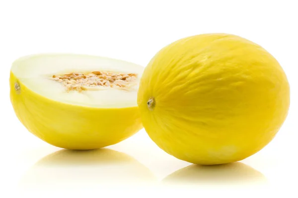 Melón Melón Amarillo Medio Con Semillas Aisladas Sobre Fondo Blanco — Foto de Stock