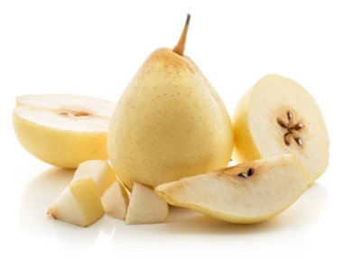 Nash'e armut seti (sade armut) dokulu beyaz arka plan sarı ete tohumları ile izole tek tamamen iki farklı yarım bir dilim dört kesilmiş parça