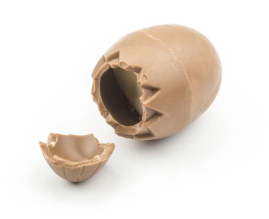 Bir çikolata yumurta beyaz adam izole kırık