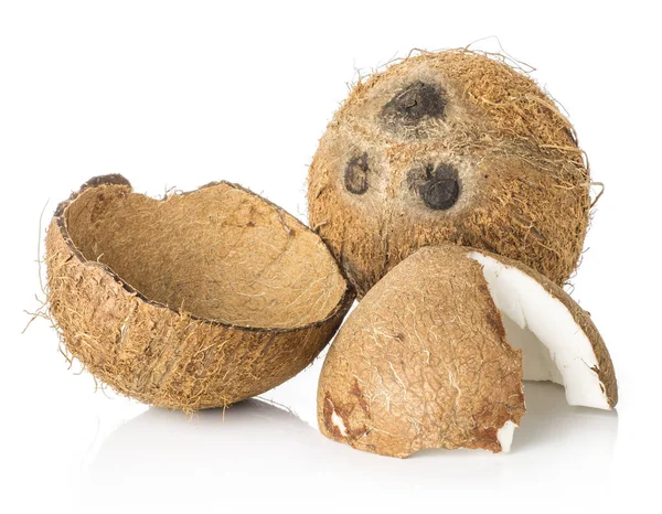 Conjunto Coco Una Nuez Con Dos Mitades Rotas Aisladas Sobre —  Fotos de Stock