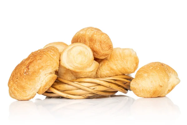 Verse mini croissant geïsoleerd op wit — Stockfoto