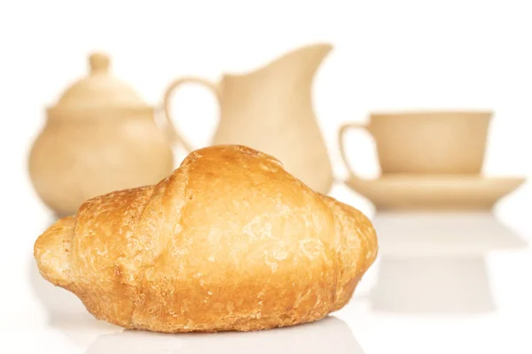 Mini croissant fresco aislado en blanco —  Fotos de Stock