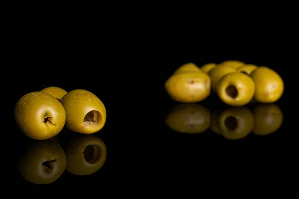 Frutas verdes sem caroço isoladas em vidro preto — Fotografia de Stock