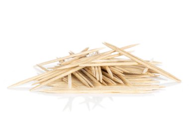 Tahta kahverengi kürdan beyaza izole edilmiş.