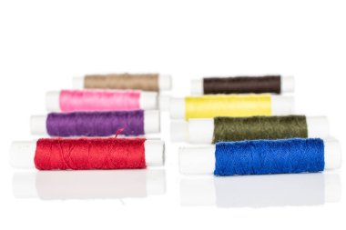 beyaz izole dikiş iplik biriktirme