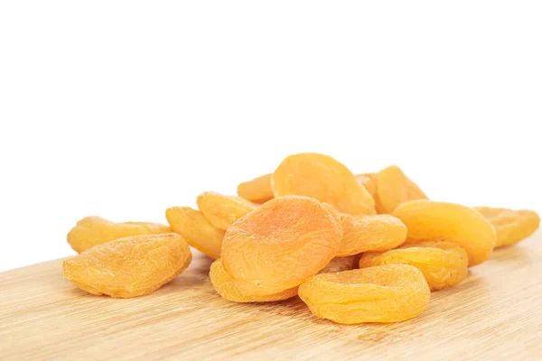 Albaricoque naranja seco aislado en blanco — Foto de Stock