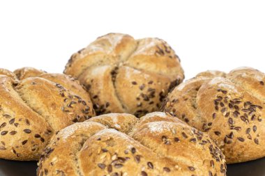 Susam Kaynağı rulosu beyazda izole