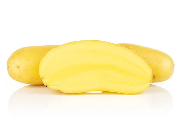 Жовта бліда картопля ізольована на білому — стокове фото