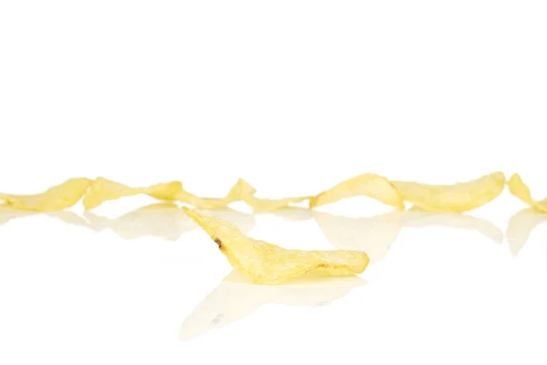 Crisp potatis chip isolerad på vit — Stockfoto