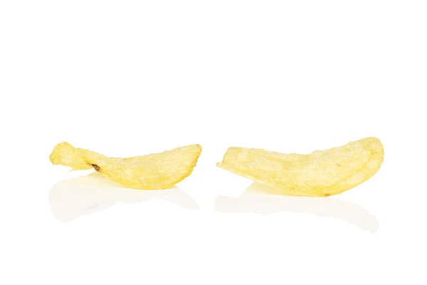 흰 배에 단 바삭바삭 한 감자 칩 — 스톡 사진