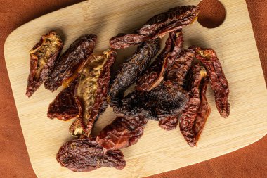 Konyakta kurutulmuş domates.