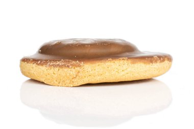 Çikolata Bisküvi üzerine beyaz izole