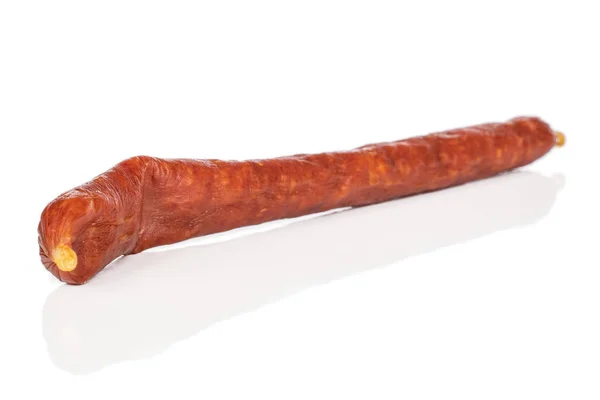 Saucisse épicée fumée isolée sur blanc — Photo