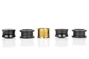 Beyaz üzerine izole edilmiş şık kulak tıkacı